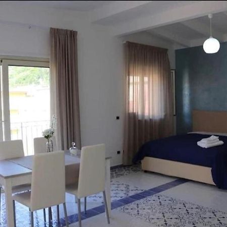 بانيارا كالابرا B&B Samuel Fish المظهر الخارجي الصورة